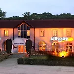 Logis & Restaurant - Les Tuileries 3*