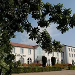 Logis & Restaurant - Les Tuileries Hotel Féy