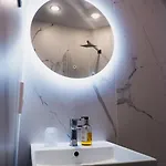 Logis & Restaurant - Les Tuileries Hotel