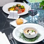 Hotel Logis & Restaurant - Les Tuileries Féy