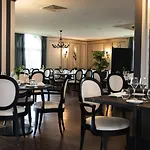 Logis & Restaurant - Les Tuileries