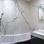 Logis & Restaurant - Les Tuileries Hotel