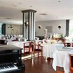 Logis & Restaurant - Les Tuileries 3*