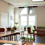 Hotel Logis & Restaurant - Les Tuileries 3*