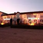 Logis & Restaurant - Les Tuileries 3* Féy