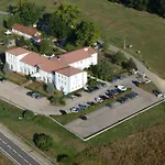 Hotel Logis & Restaurant - Les Tuileries 3*