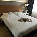 Logis & Restaurant - Les Tuileries 3* Féy