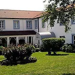 Logis & Restaurant - Les Tuileries 3*