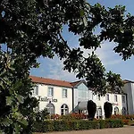 Logis & Restaurant - Les Tuileries Hotel Féy