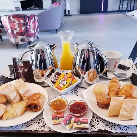 Logis & Restaurant - Les Tuileries Féy