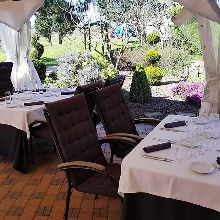 Hotel Logis & Restaurant - Les Tuileries 3*