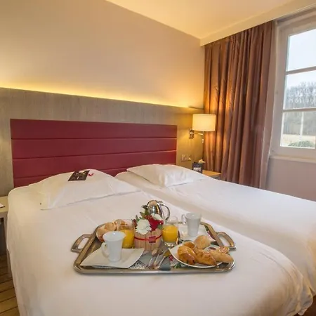 Hotel Logis & Restaurant - Les Tuileries 3*