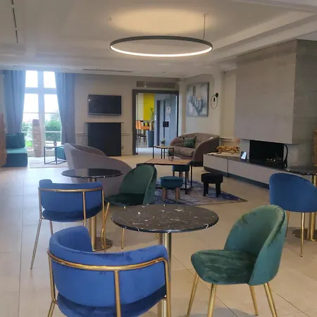 Hotel Logis & Restaurant - Les Tuileries