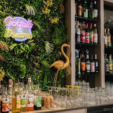 فندق Logis & Restaurant - Les Tuileries 3*