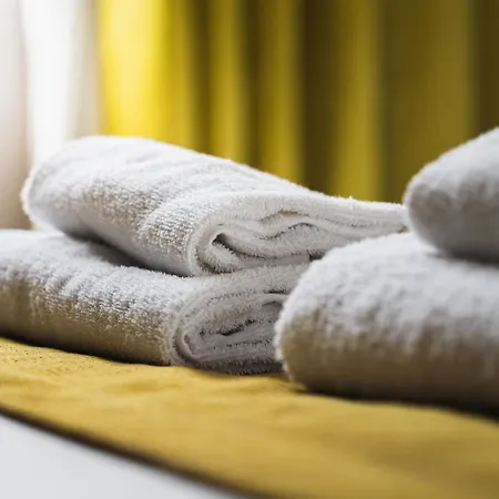 Отель Logis & Restaurant - Les Tuileries Fey