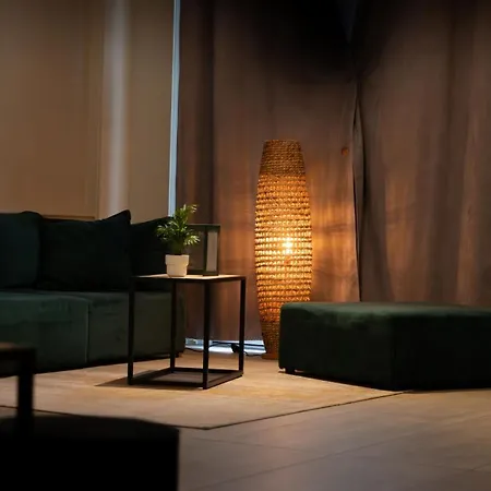 Отель Logis & Restaurant - Les Tuileries