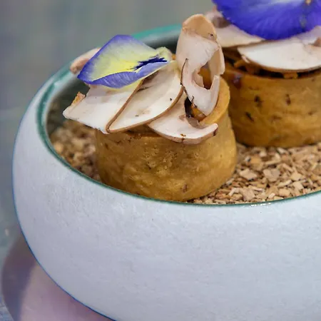 Logis & Restaurant - Les Tuileries فندق Féy