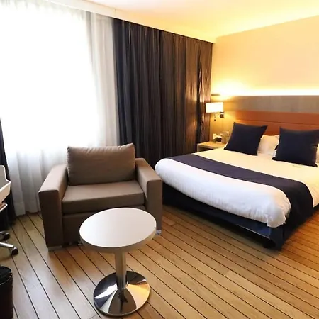 فندق Logis & Restaurant - Les Tuileries 3*