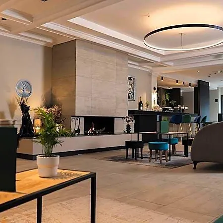 Logis Les Tuileries 3* Féy