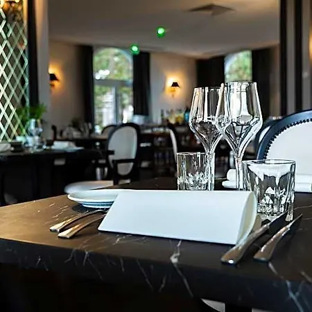Logis Les Tuileries Hotel Féy