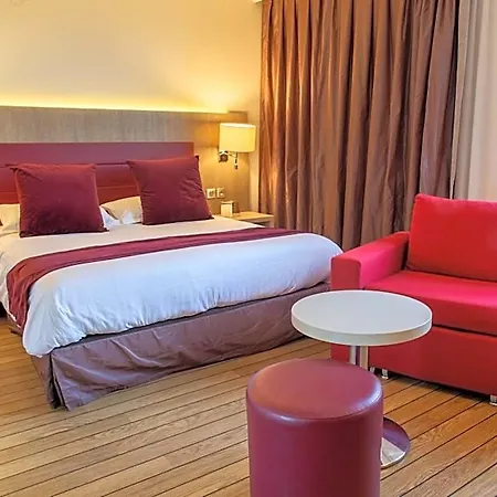 Logis Les Tuileries 3* Féy