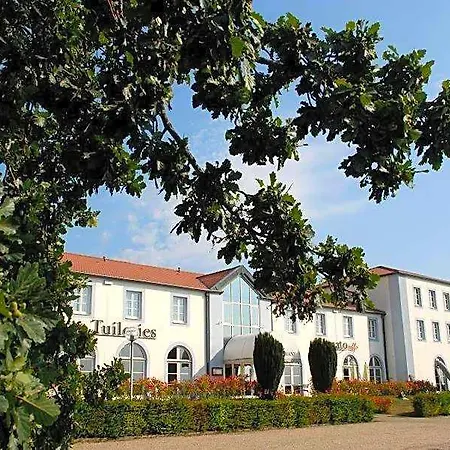 Logis Les Tuileries 3* Féy
