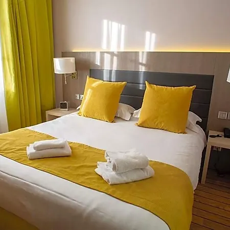 Logis Les Tuileries 3* Féy
