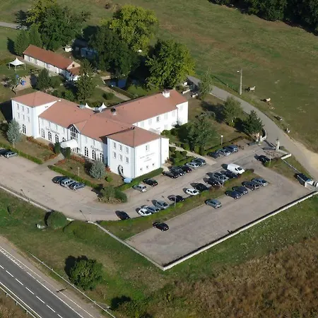 מלון Logis & Restaurant - Les Tuileries 3*