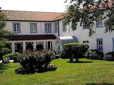 Logis & Restaurant - Les Tuileries 3*