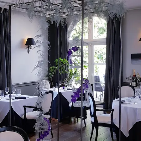 Logis & Restaurant - Les Tuileries Hotel
