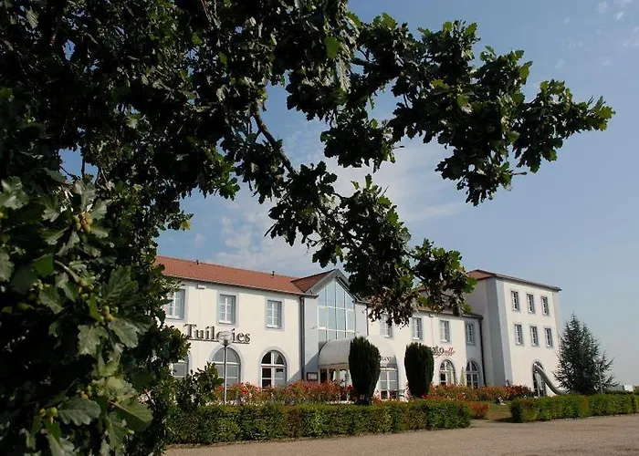 Logis & Restaurant - Les Tuileries Hotel Féy