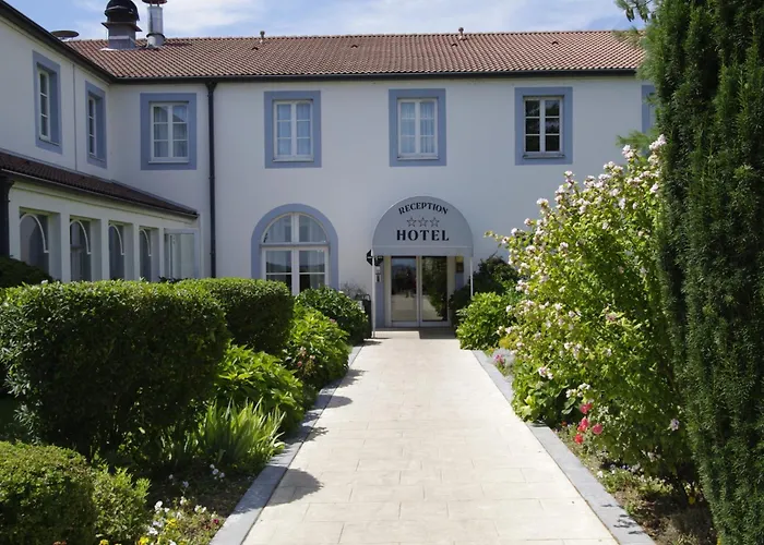 Logis & Restaurant - Les Tuileries Féy