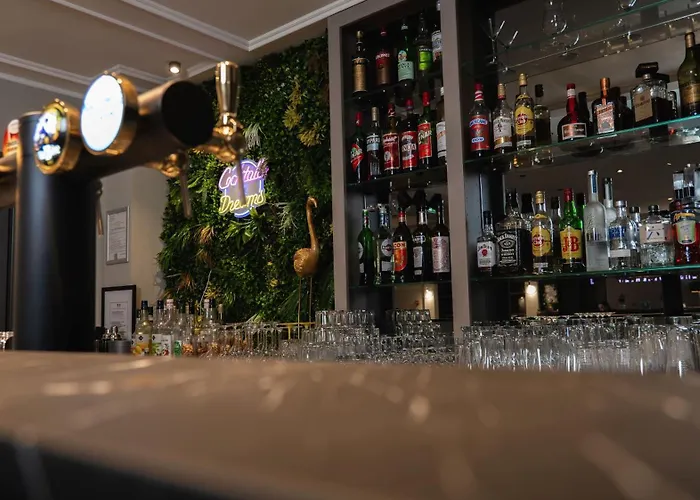 Logis & Restaurant - Les Tuileries Fey