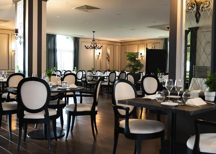 Logis & Restaurant - Les Tuileries