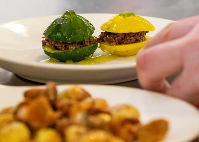 Hotel Logis & Restaurant - Les Tuileries 3*