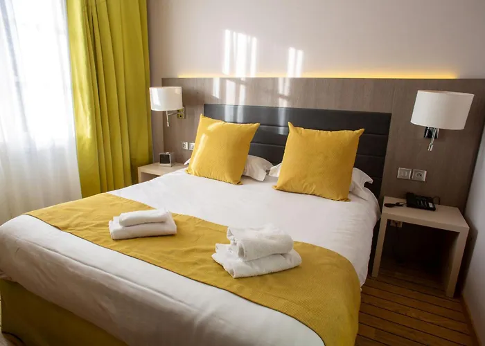 Logis & Restaurant - Les Tuileries Fey