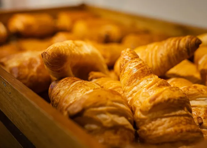 Hotel Logis & Restaurant - Les Tuileries Féy