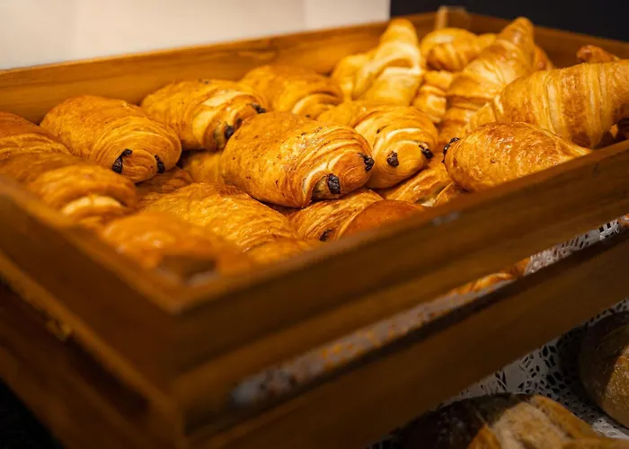 Logis & Restaurant - Les Tuileries 3*