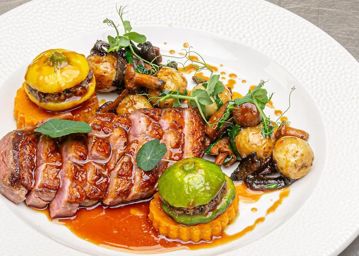 Logis & Restaurant - Les Tuileries Отель