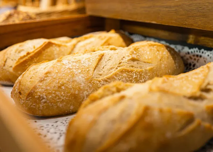 Hotel Logis & Restaurant - Les Tuileries