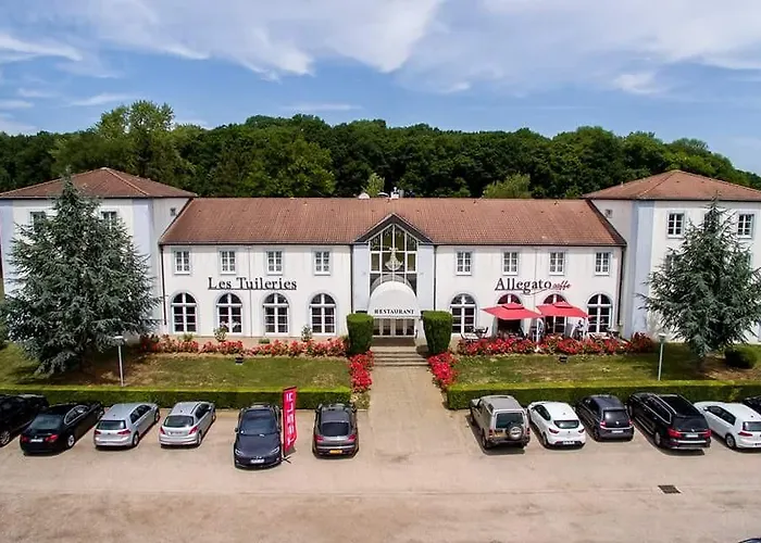 Hotel Logis & Restaurant - Les Tuileries Féy