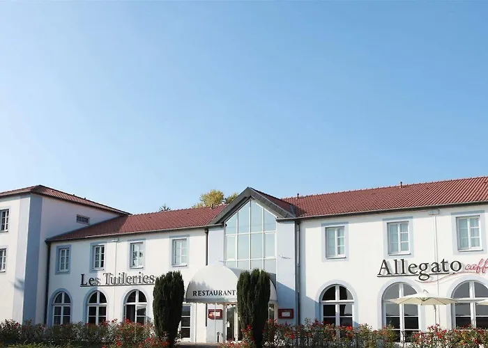 Hotel Logis & Restaurant - Les Tuileries Féy
