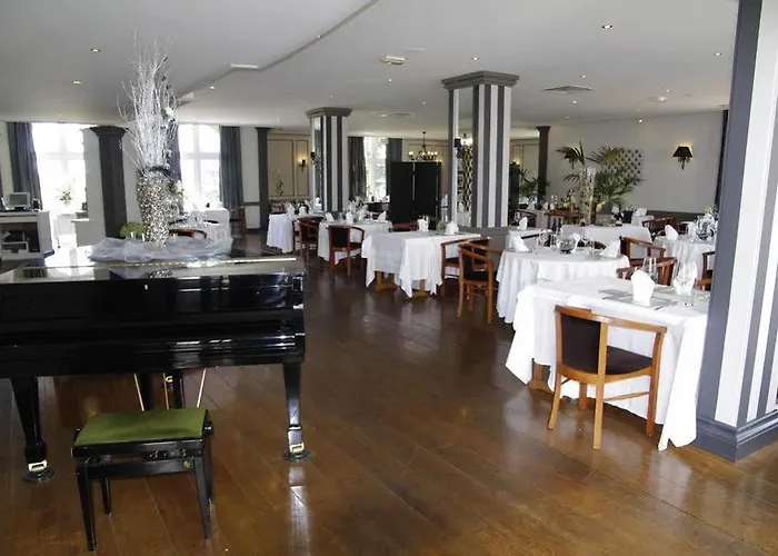 Logis & Restaurant - Les Tuileries 3*